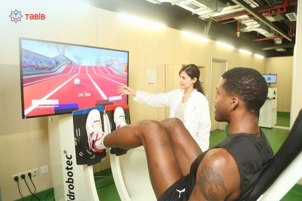 kubali_pesekar_voleybolcu_yeni_klinikanin_robotik_reabilitasiya_merkezinde_reabilitasiya_kecerek_ugurlu_netice_elde_edib_1791546491E269061D-9B04-AD98-40A2-DD61CA337E49.jpeg